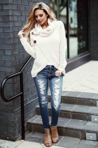 Fall Wardrobe Essentials #fall #falloutfit #fallfashion #fashion #fashionideas #boots #booties #sweaters #jeans #jacket #casualoutfit 