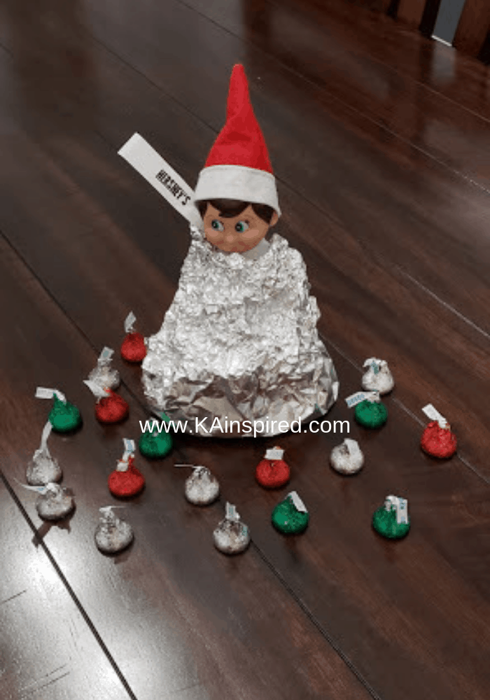 Elf on the shelf easy and creative ideas #elf #elfontheshelf #creative #elf #elfideas #christmas #christmasspirit #christmastraditions #traditions #christmasideas #elfideas #elf #easyelfontheshelf easy elf on the shelf ideas #KAinspired